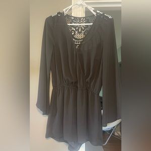 Jumper shorts with 3/4 sleeves